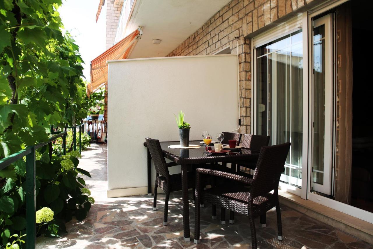 Apartments Rino Водице Екстер'єр фото